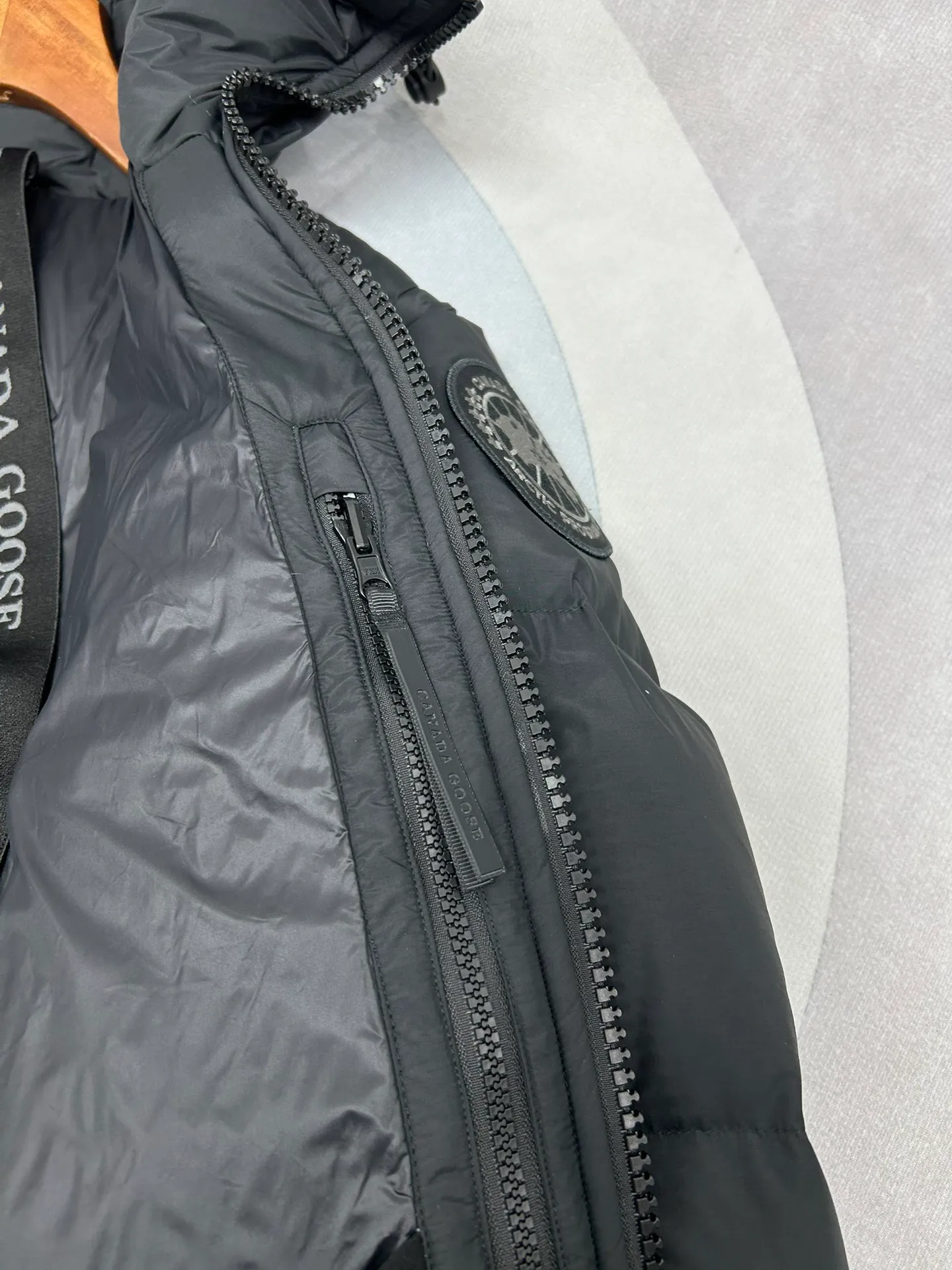 P980 Top Version 2282MB Crofton Puffer New Matte Men's Jacket Down Color: Black Black Label. Size: S M L XL XXL.